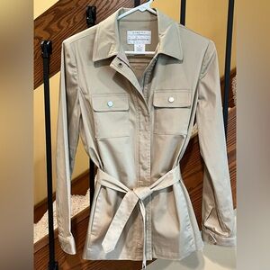 Evan Picone Stretch Short Trench Coat -Jacket -Belted-Khaki-sz. 8. Women’s